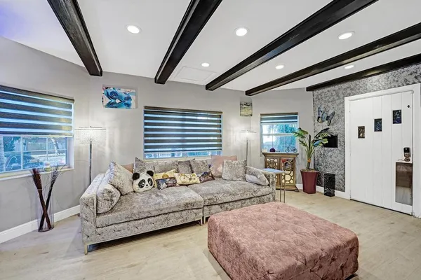 $3,500 | 2000 Jackson Street, Hollywood, FL 33020