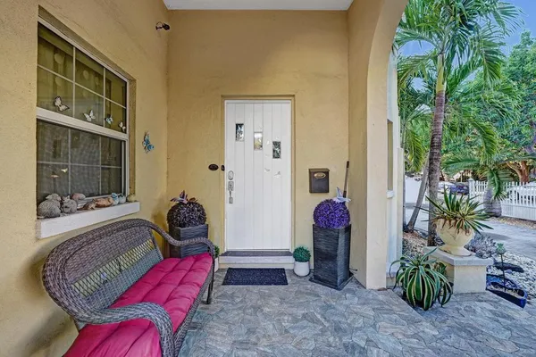 $3,500 | 2000 Jackson Street, Hollywood, FL 33020