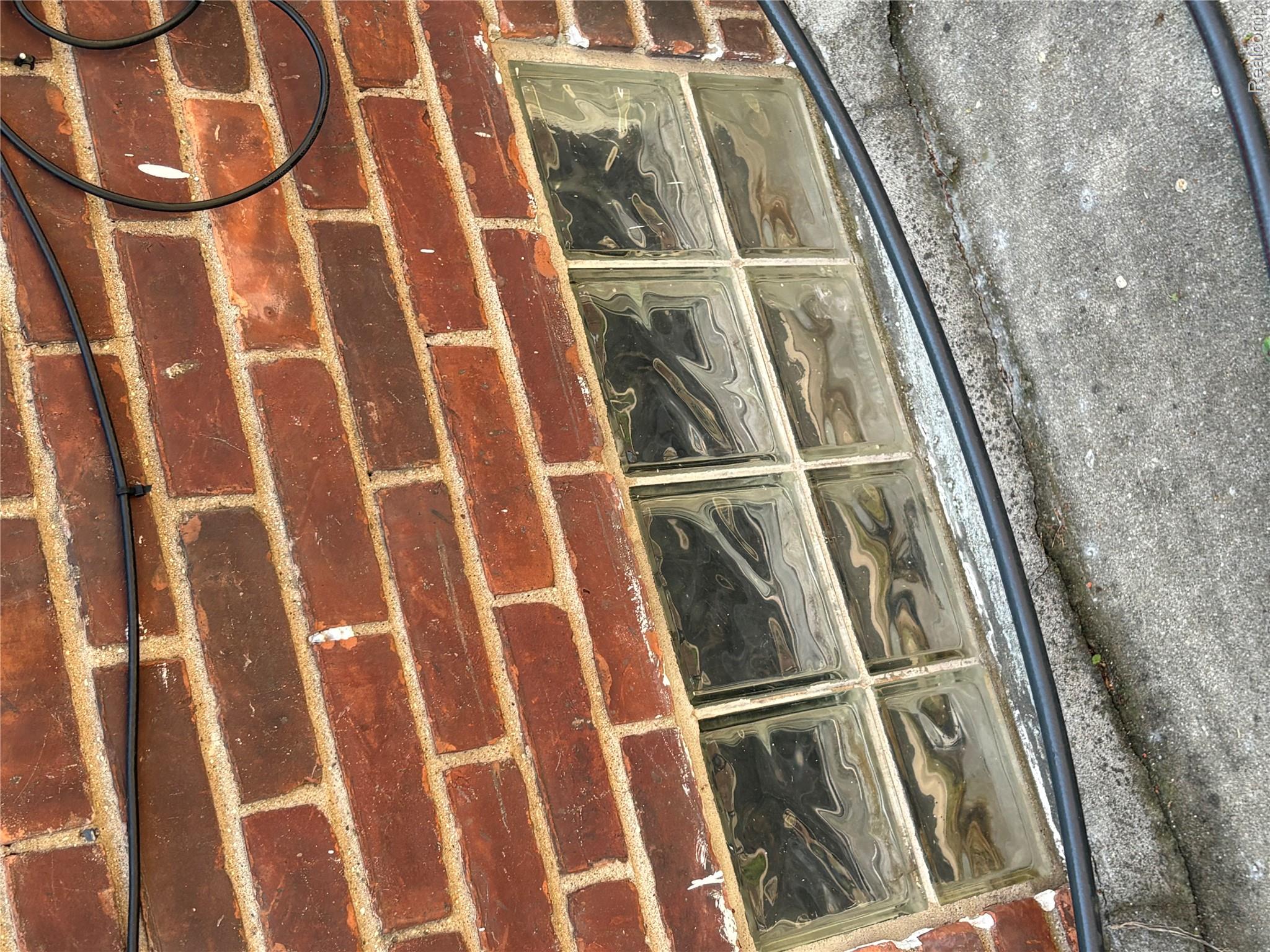 18418 Edinborough Road Detroit, MI 48219 - Photo 20 of 25 Exterior view of brick siding