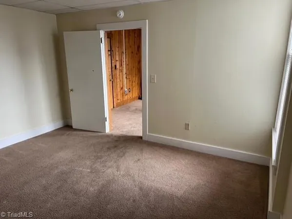 $1,000 | 327 Cherry Street, Unit 4, Mount Airy, NC 27030