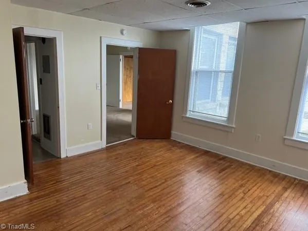 $1,000 | 327 Cherry Street, Unit 4, Mount Airy, NC 27030