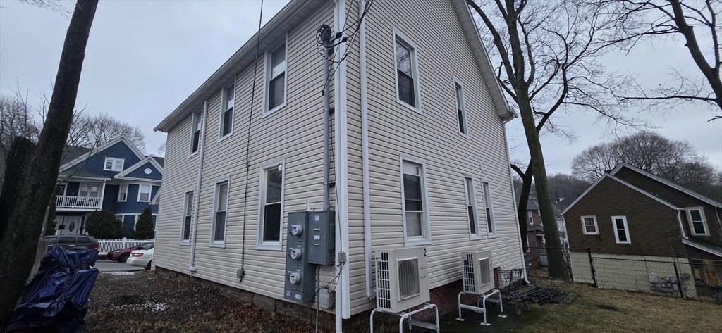 51 Uxbridge Street Worcester, MA 01605 - Photo 2 of 33