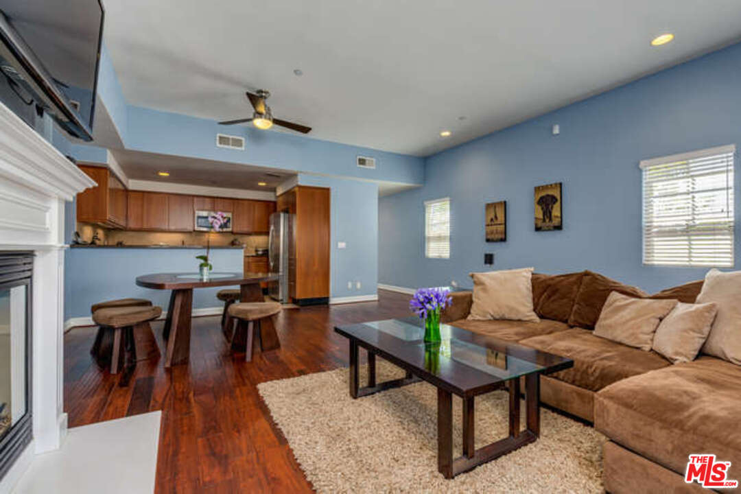 15248 Clark Street, Unit 101 Sherman Oaks, CA 91411 - Photo 1 of 26