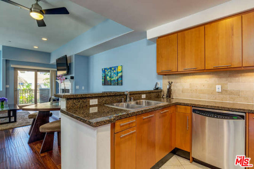 15248 Clark Street, Unit 101 Sherman Oaks, CA 91411 - Photo 13 of 26