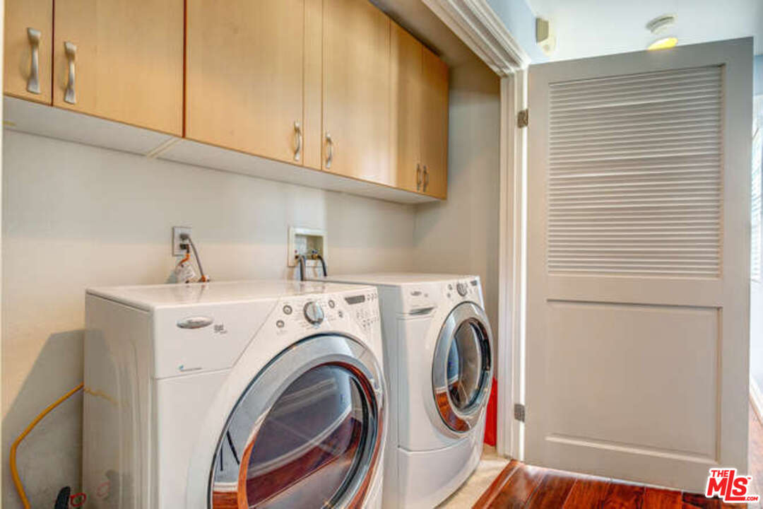 15248 Clark Street, Unit 101 Sherman Oaks, CA 91411 - Photo 17 of 26