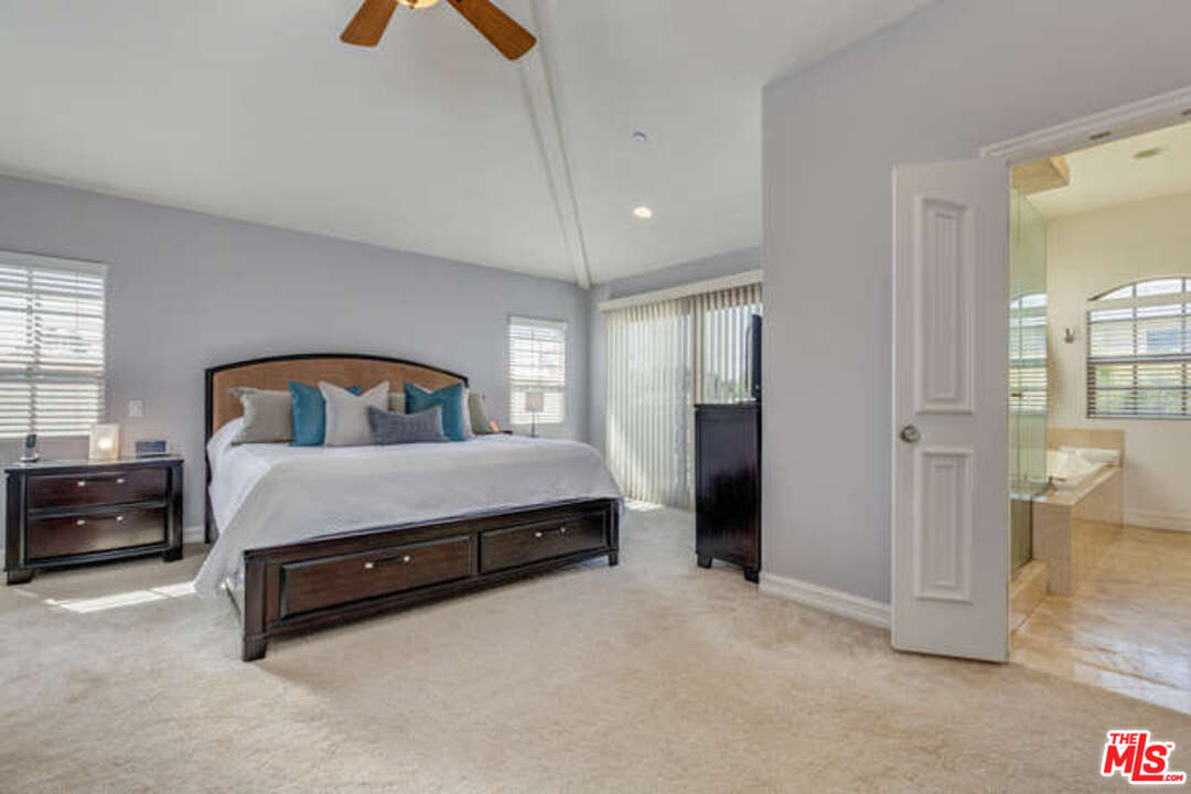 15248 Clark Street, Unit 101 Sherman Oaks, CA 91411 - Photo 18 of 26