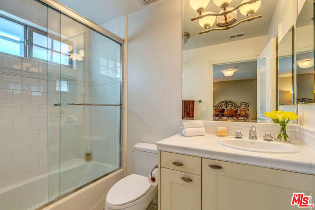 15248 Clark Street, Unit 101 Sherman Oaks, CA 91411 - Photo 25 of 26