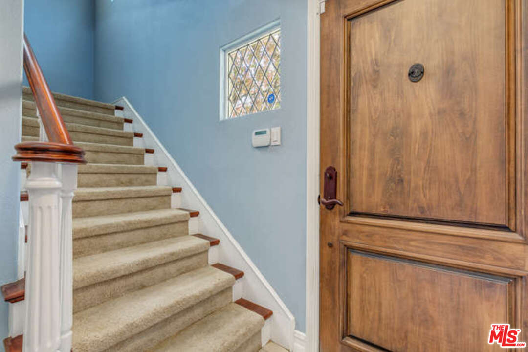 15248 Clark Street, Unit 101 Sherman Oaks, CA 91411 - Photo 5 of 26