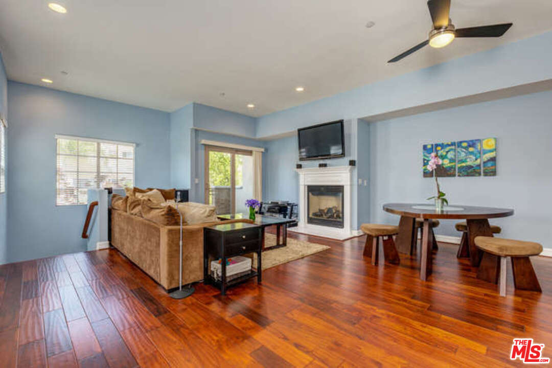 15248 Clark Street, Unit 101 Sherman Oaks, CA 91411 - Photo 6 of 26