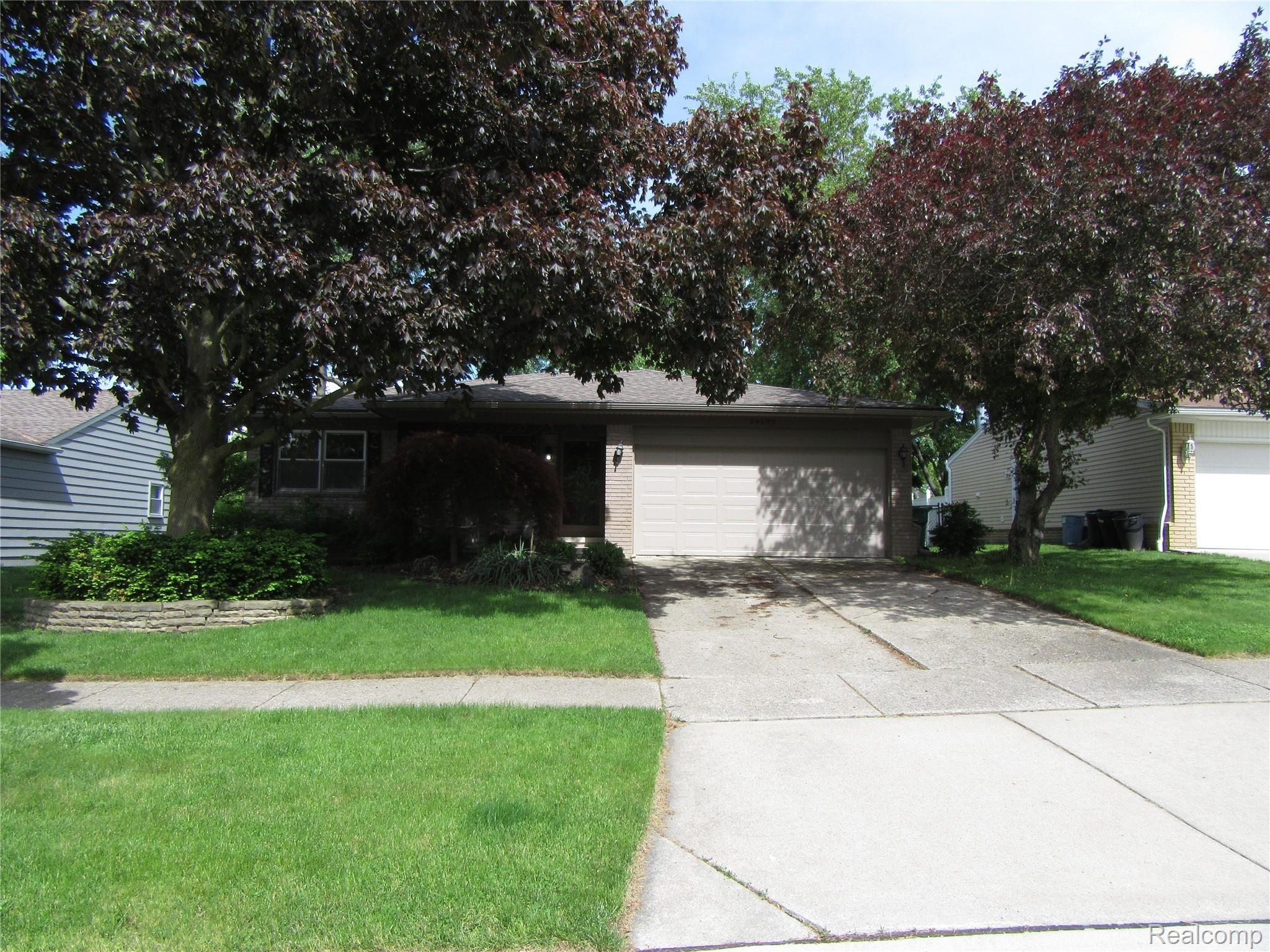 24590 Queens Pointe Novi, MI 48375 - Photo 1 of 20 Queenspoint Curbview.JPG