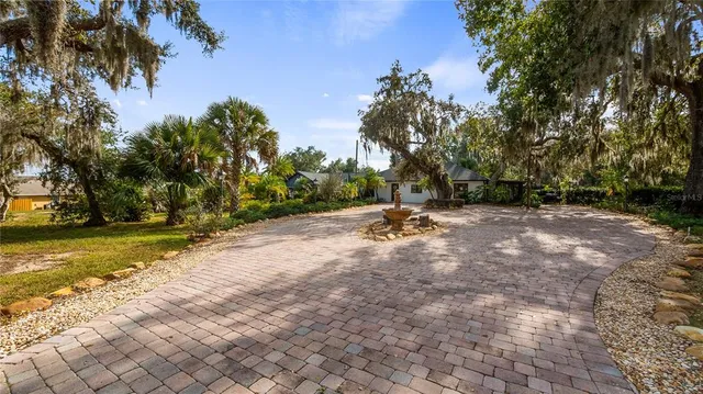 $949,000 | 17605 County Road 455, Montverde, FL 34756