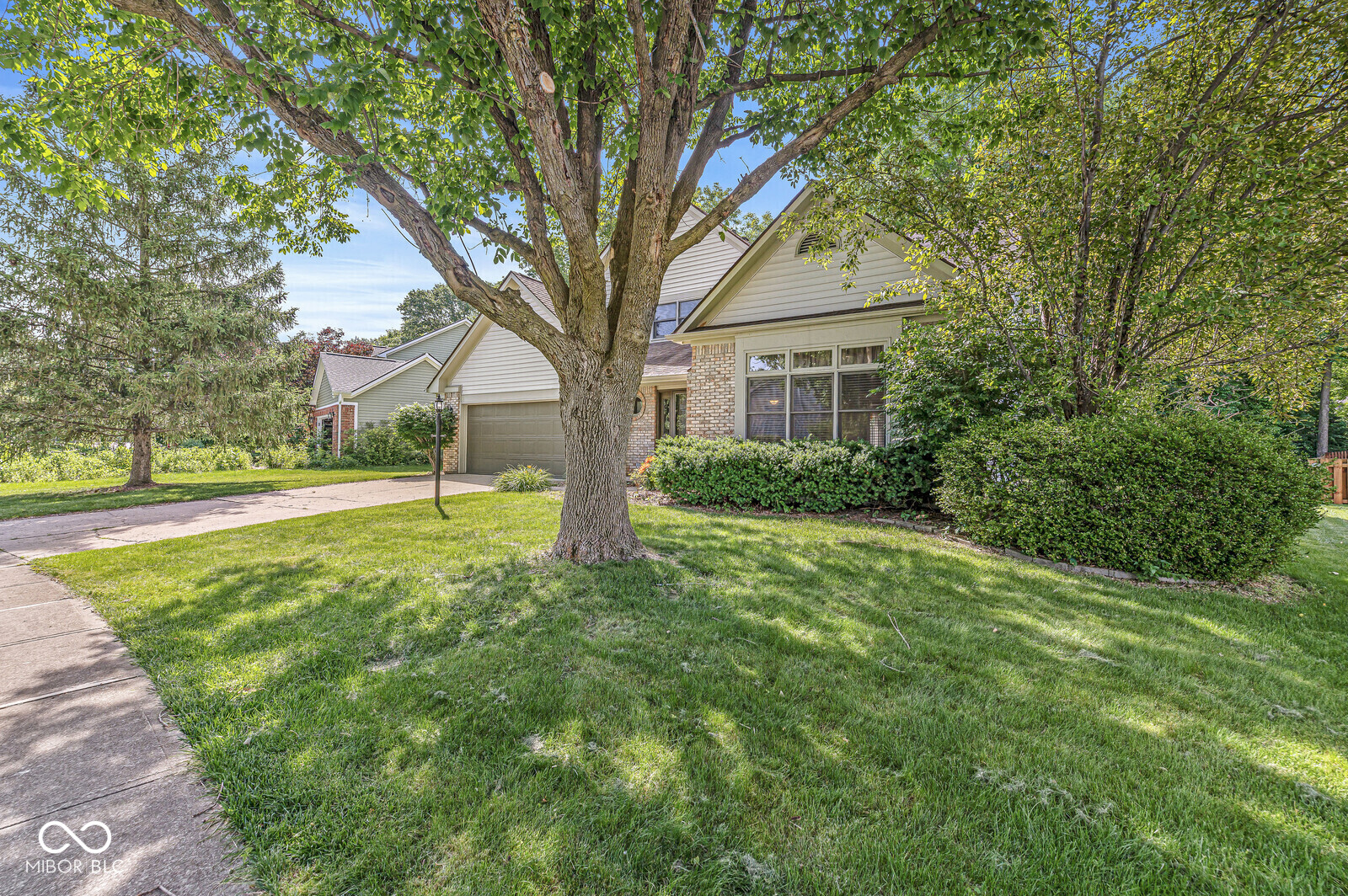 7701 Garrick Street Fishers, IN 46038 - Photo 2 of 37
