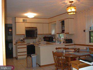 559 Flock Road Hamilton, NJ 08690 - Photo 4 of 6