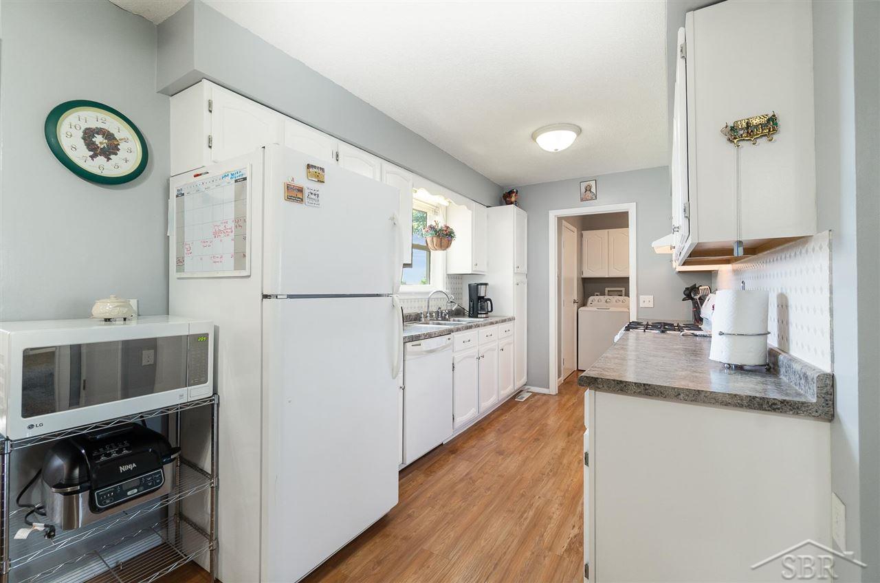 319 West Seidlers Road Kawkawlin, MI 48631 - Photo 8 of 25