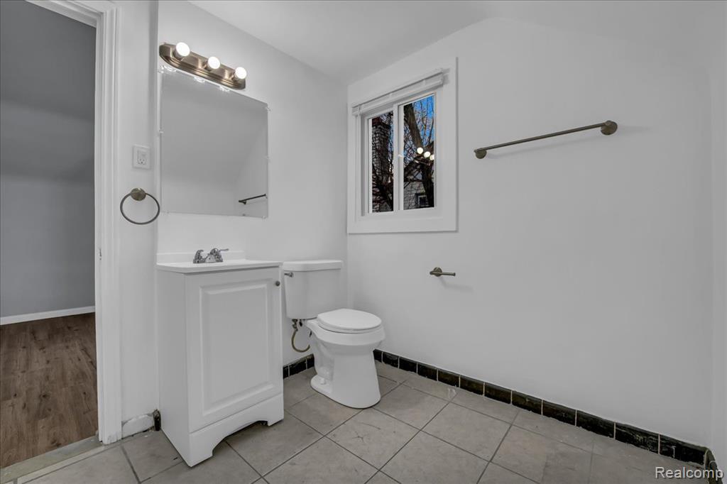 17212 Sunderland Road Detroit, MI 48219 - Photo 22 of 25 GetMedia-12