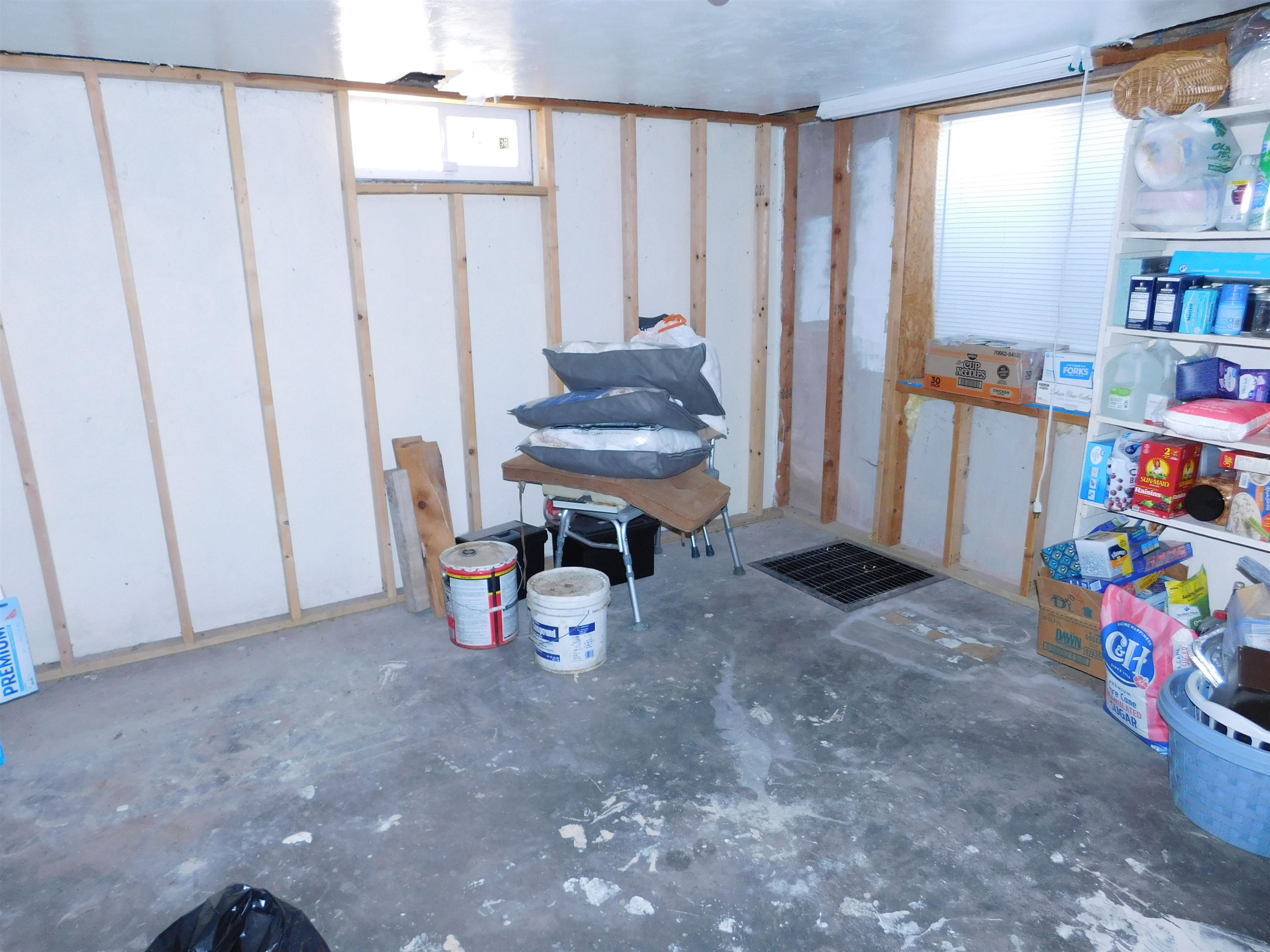 923 18 Road Fruita, CO 81521 - Photo 18 of 33 a view of a room with furniture and toys