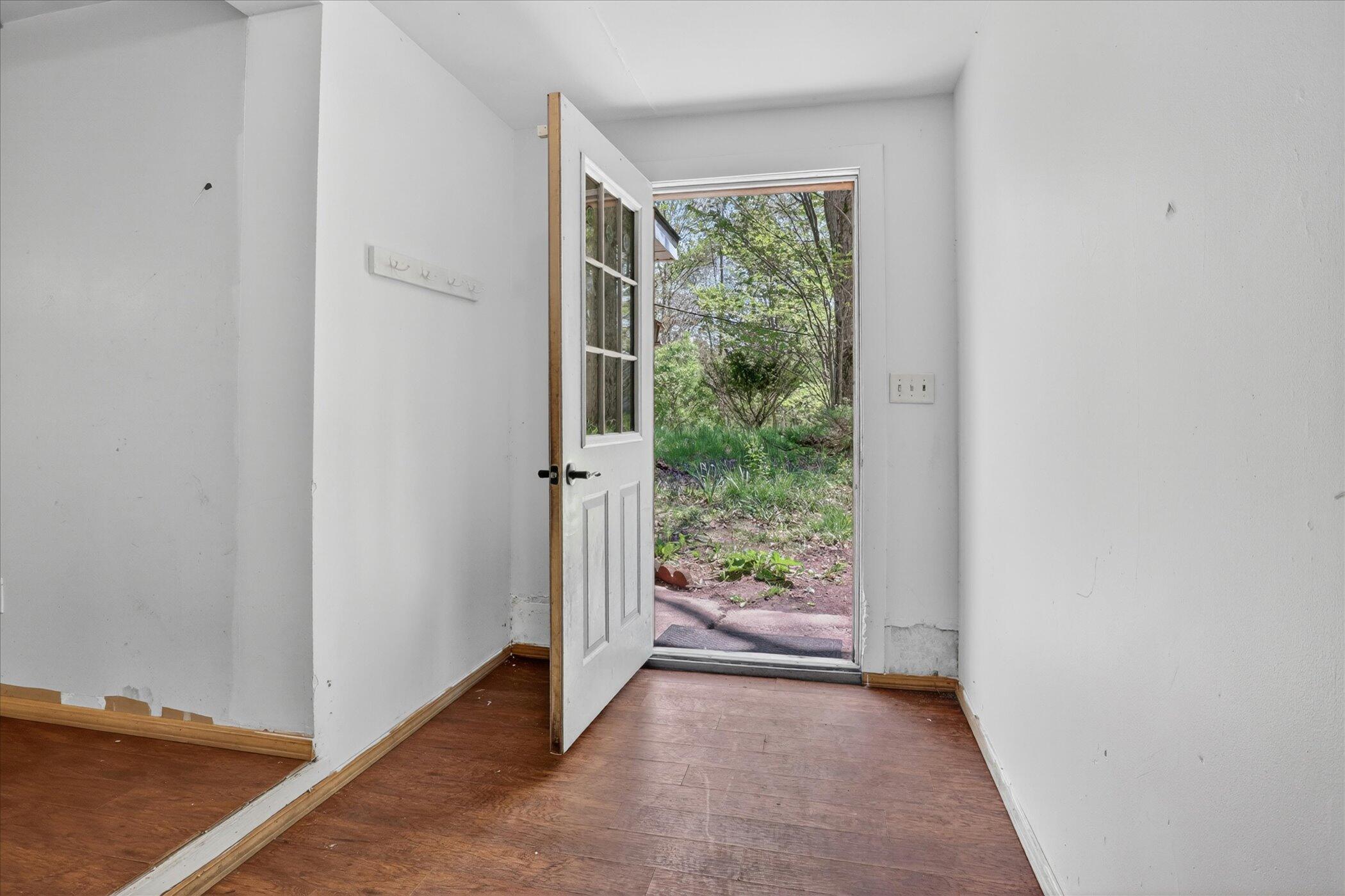 56447 Twin Lakes Road Cassopolis, MI 49031 - Photo 28 of 37 07-56447-Twin-Lakes-Rd-Cassopolis-Window