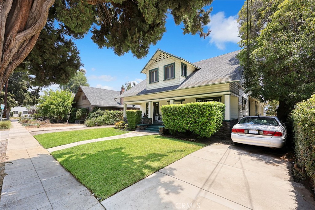 1156 Steuben Street Pasadena, CA 91106 - Photo 5 of 36 a house view with a garden space