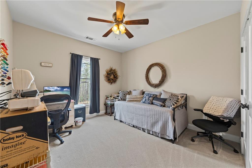 5240 Highway 17 Clarkesville, GA 30523 - Photo 47 of 82 a living room with furniture