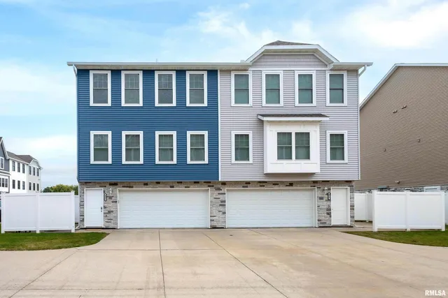 $2,025 | 4833 Lauren Lane, Bettendorf, IA 52722