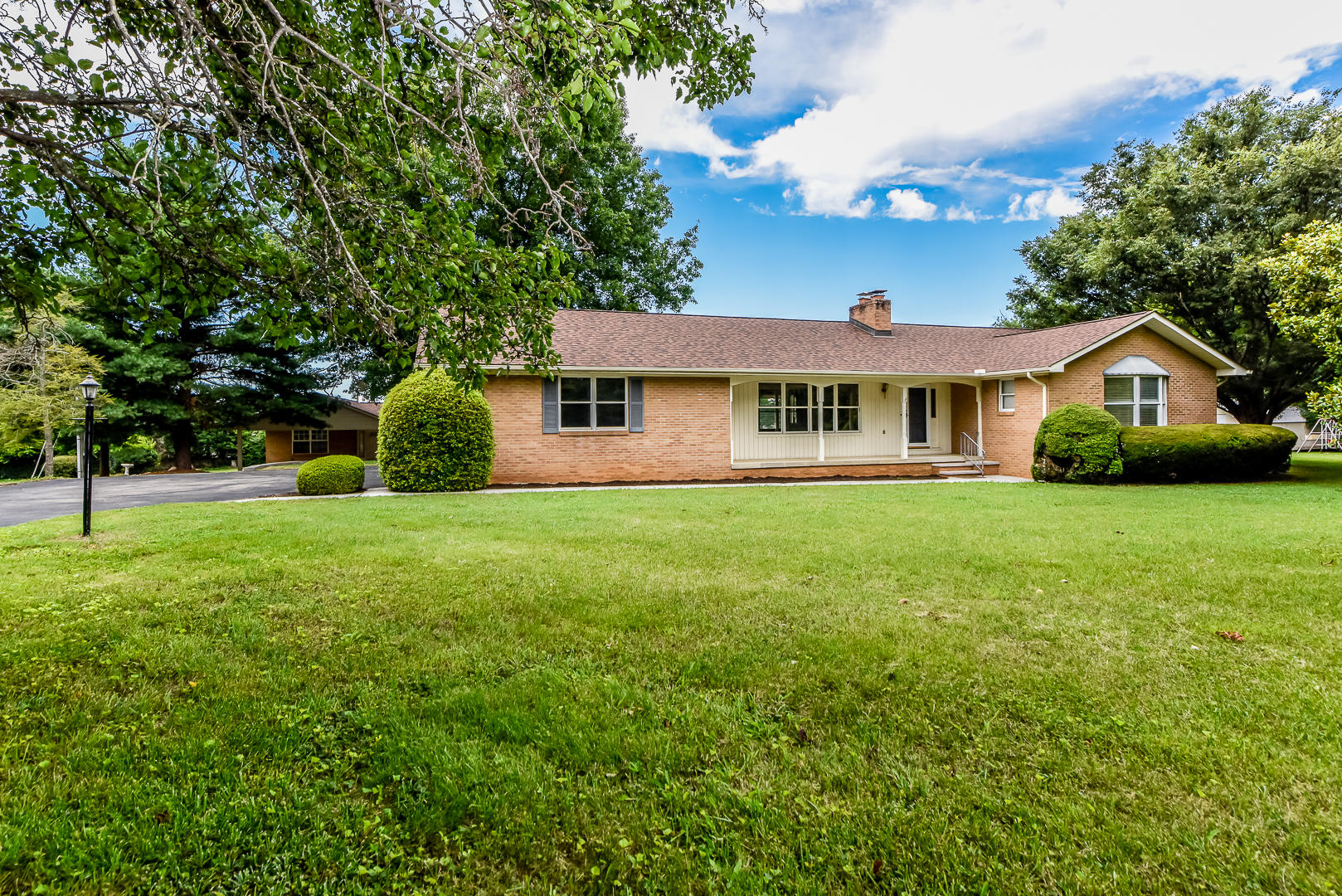 2001 Cochran Road Maryville, TN 37803 - Photo 2 of 29 2001 Cochran Road
