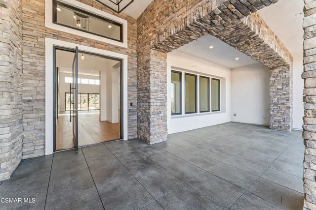 $4,695,000 | 532 Corte Corrida, Camarillo, CA 93010