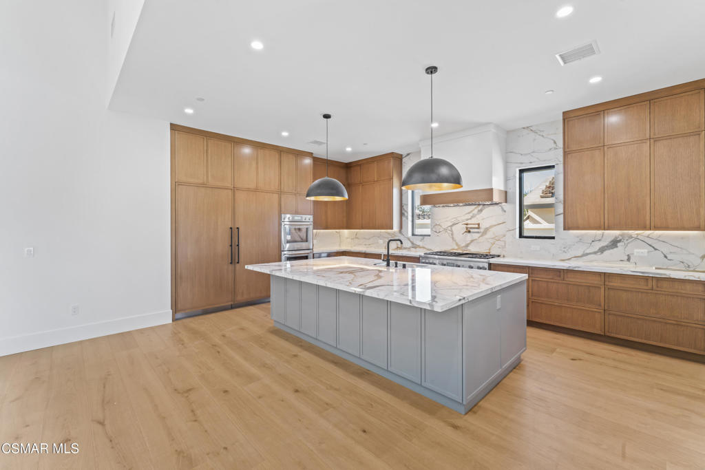 532 Corte Corrida Camarillo, CA 93010 - Photo 14 of 76