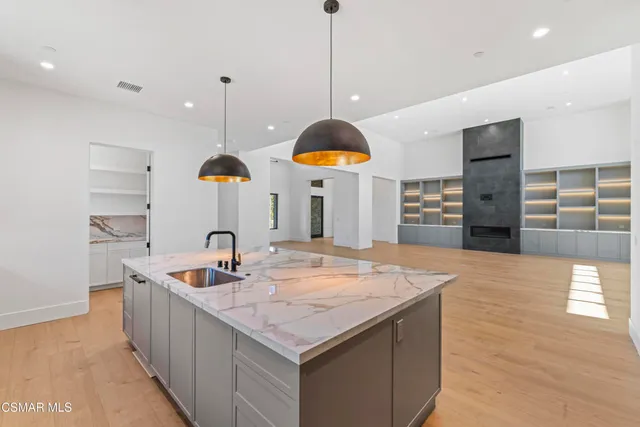 $4,695,000 | 532 Corte Corrida, Camarillo, CA 93010