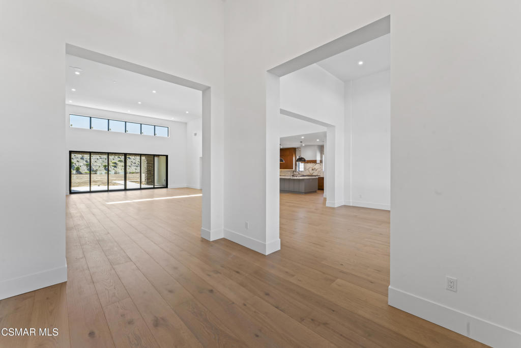 532 Corte Corrida Camarillo, CA 93010 - Photo 18 of 76 a view of livingroom with hardwood floor