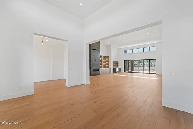 $4,695,000 | 532 Corte Corrida, Camarillo, CA 93010