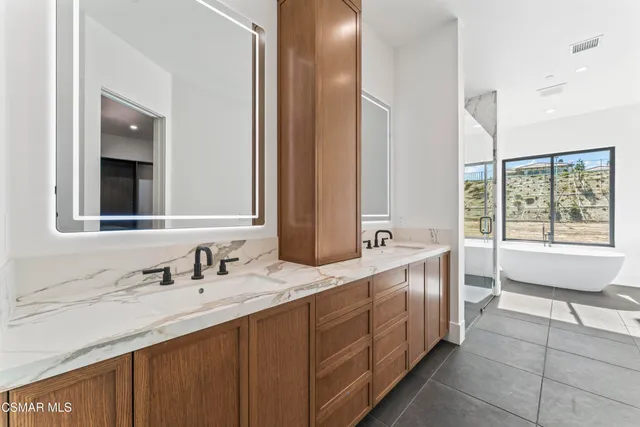 $4,695,000 | 532 Corte Corrida, Camarillo, CA 93010