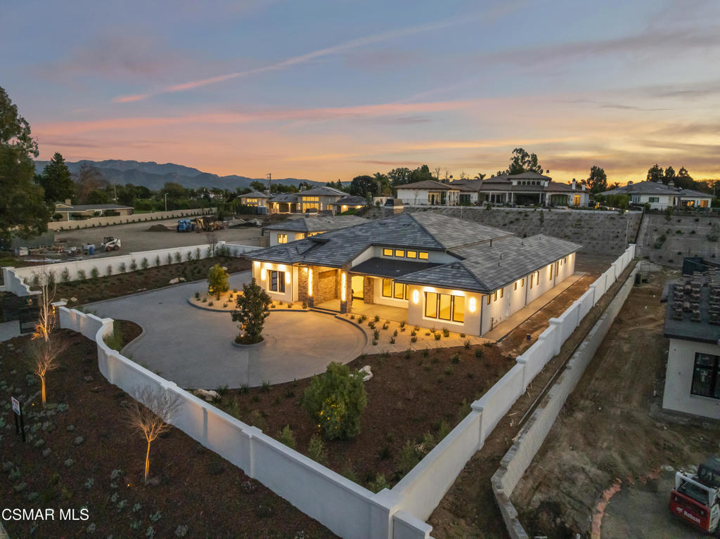 532 Corte Corrida Camarillo, CA 93010 - Photo 4 of 76