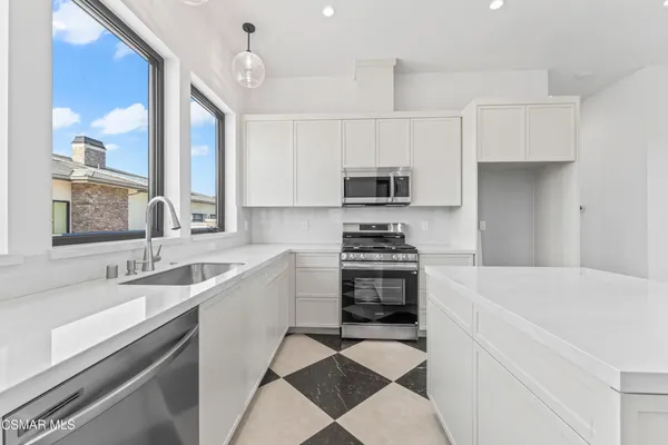 $4,500,000 | 532 Corte Corrida, Camarillo, CA 93010