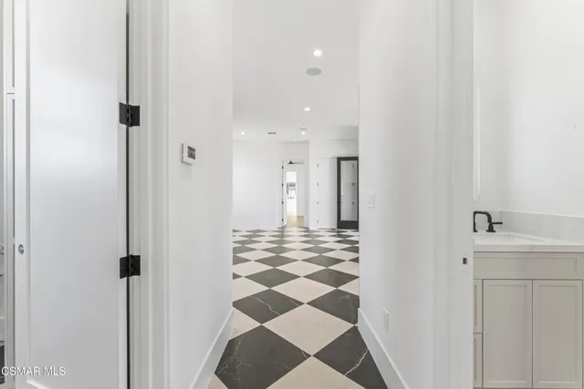 $4,695,000 | 532 Corte Corrida, Camarillo, CA 93010