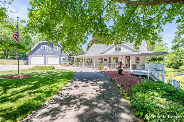 $785,000 | 2295 Fallasburg Park Drive Northeast, Lowell, MI 49331
