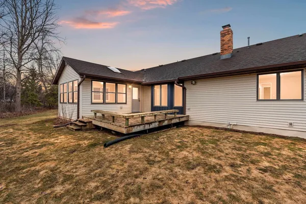 $415,000 | 1236 Meadowview Drive, Menasha, WI 54952