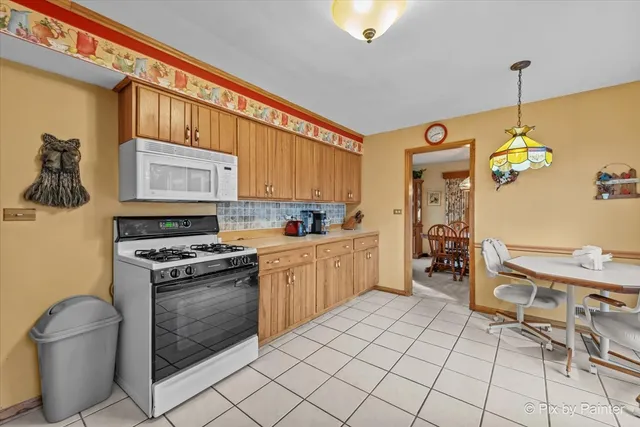 $429,900 | 612-3 Three Oaks Road, Cary, IL 60013