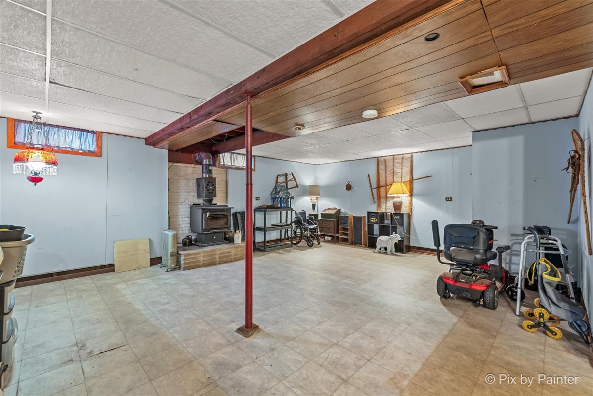 612-3 Three Oaks Road Cary, IL 60013 - Photo 23 of 48 a view of a room with gym equipment