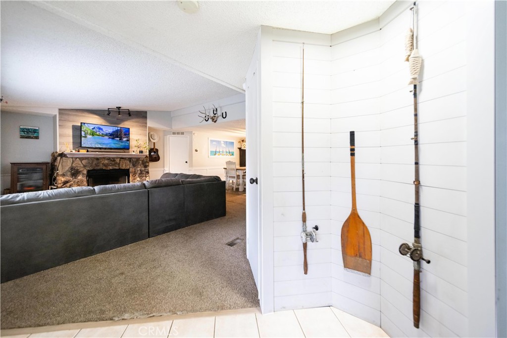 33671 The Farm Road Wildomar, CA 92595 - Photo 8 of 73 a view of kitchen with furniture and window