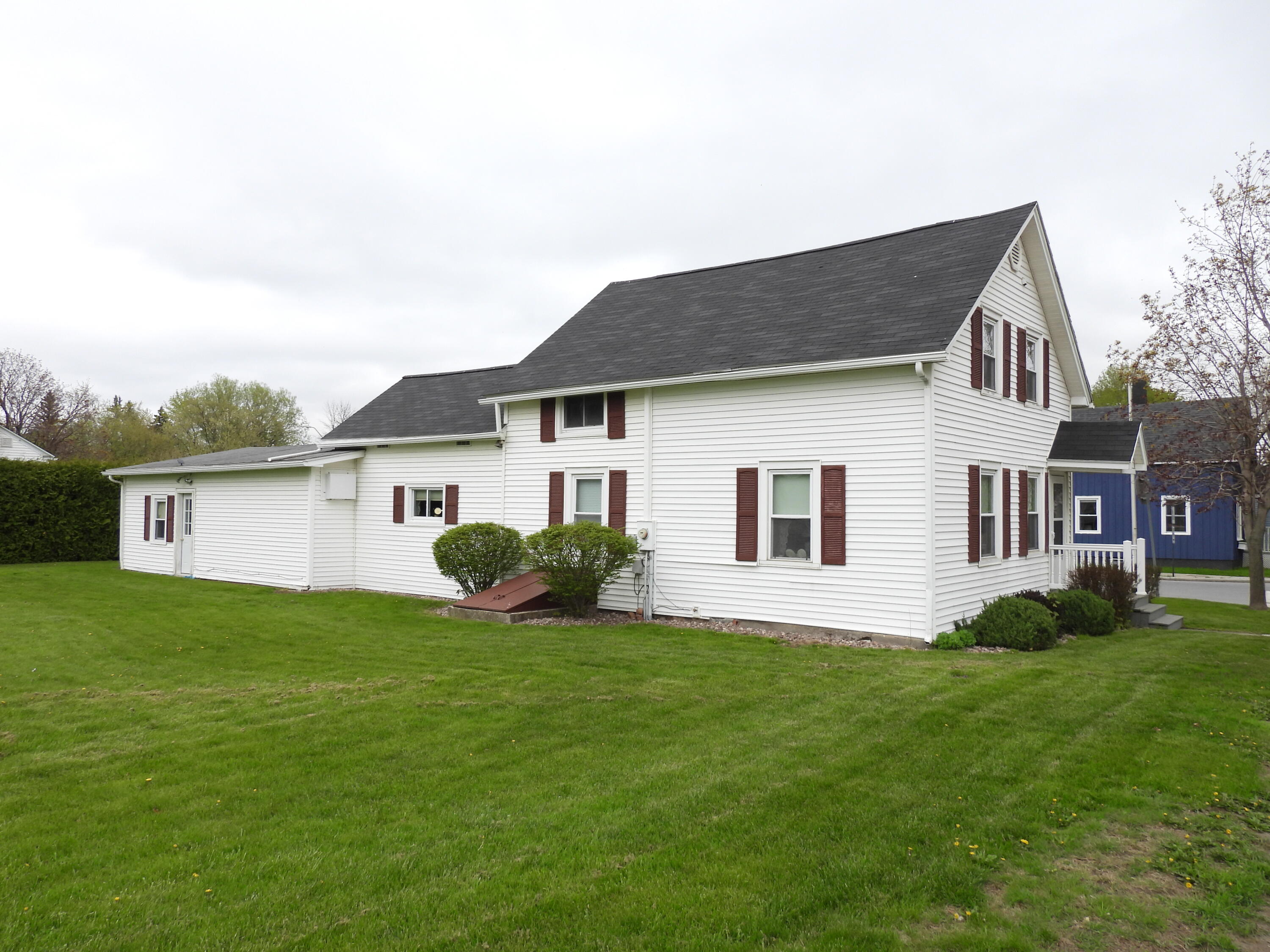 122 Maple Street Rouses Point, NY 12979 - Photo 3 of 26
