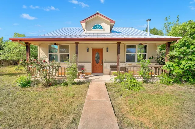 $450,000 | 195 Live Oak, Liberty Hill, TX 78642