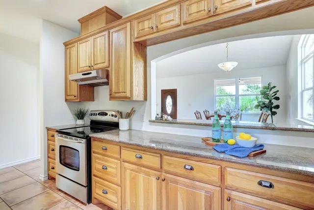 $450,000 | 195 Live Oak, Liberty Hill, TX 78642