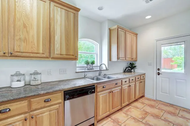 $450,000 | 195 Live Oak, Liberty Hill, TX 78642