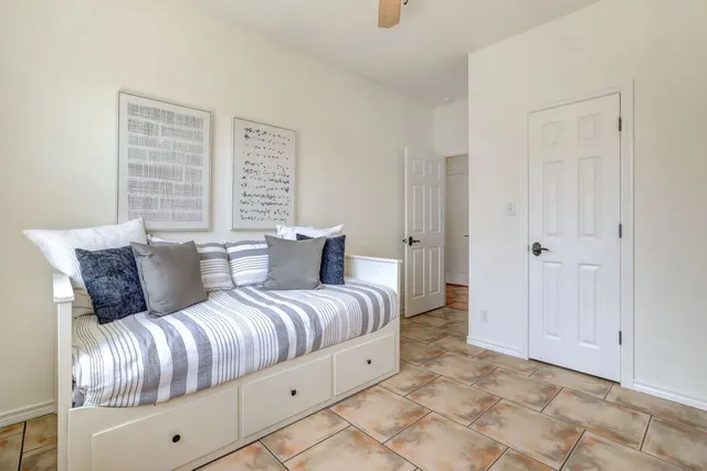 $450,000 | 195 Live Oak, Liberty Hill, TX 78642