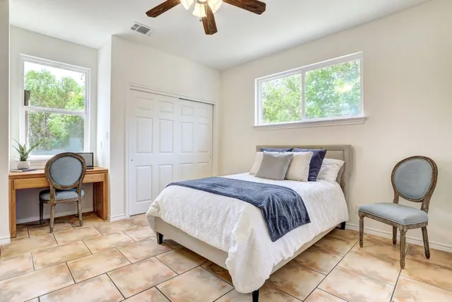 $450,000 | 195 Live Oak, Liberty Hill, TX 78642