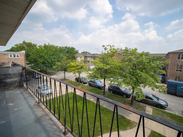 $1,750 | 6450 South New England Avenue, Unit 3B, Chicago, IL 60638