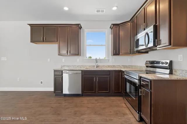 $399,900 | 118 Longhorn Drive, Moyock, NC 27958