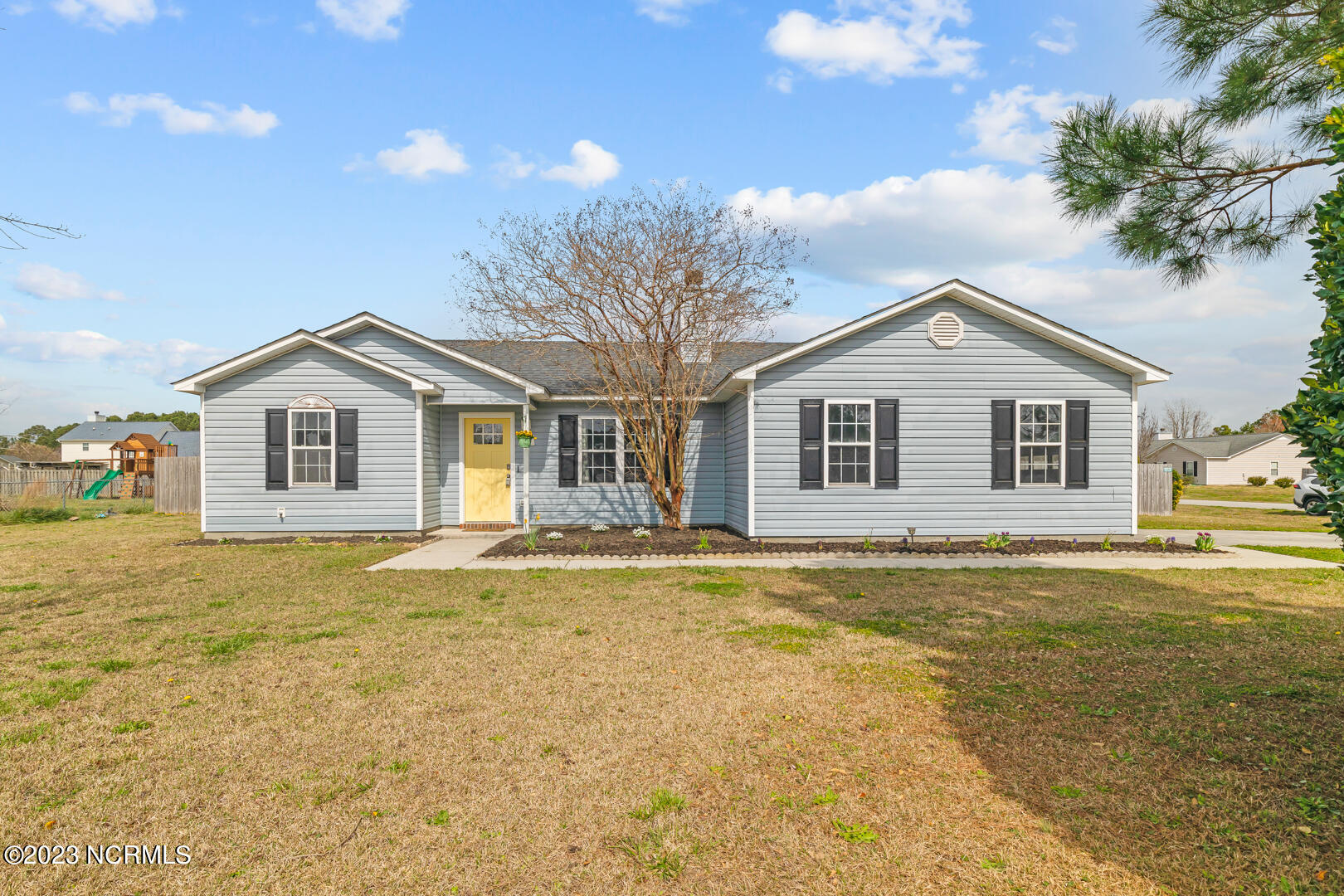 101 North Ivy Drive Hubert, NC 28539 - Photo 1 of 39 1