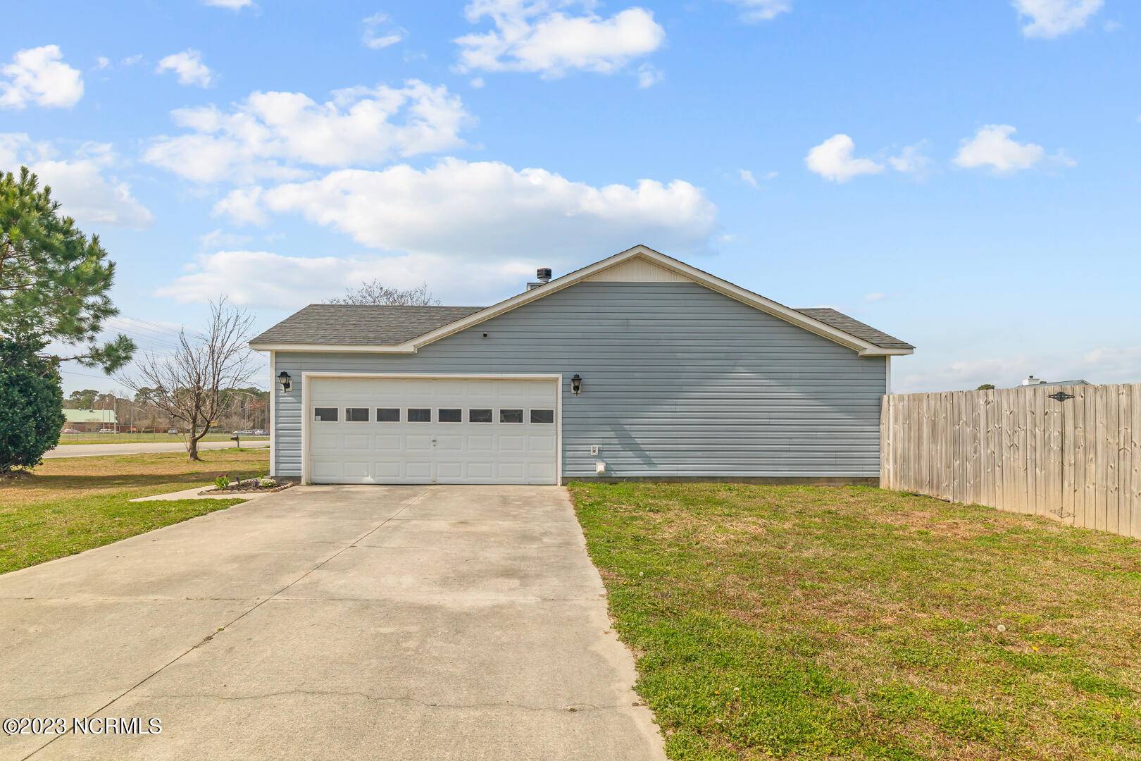 101 North Ivy Drive Hubert, NC 28539 - Photo 5 of 39 5