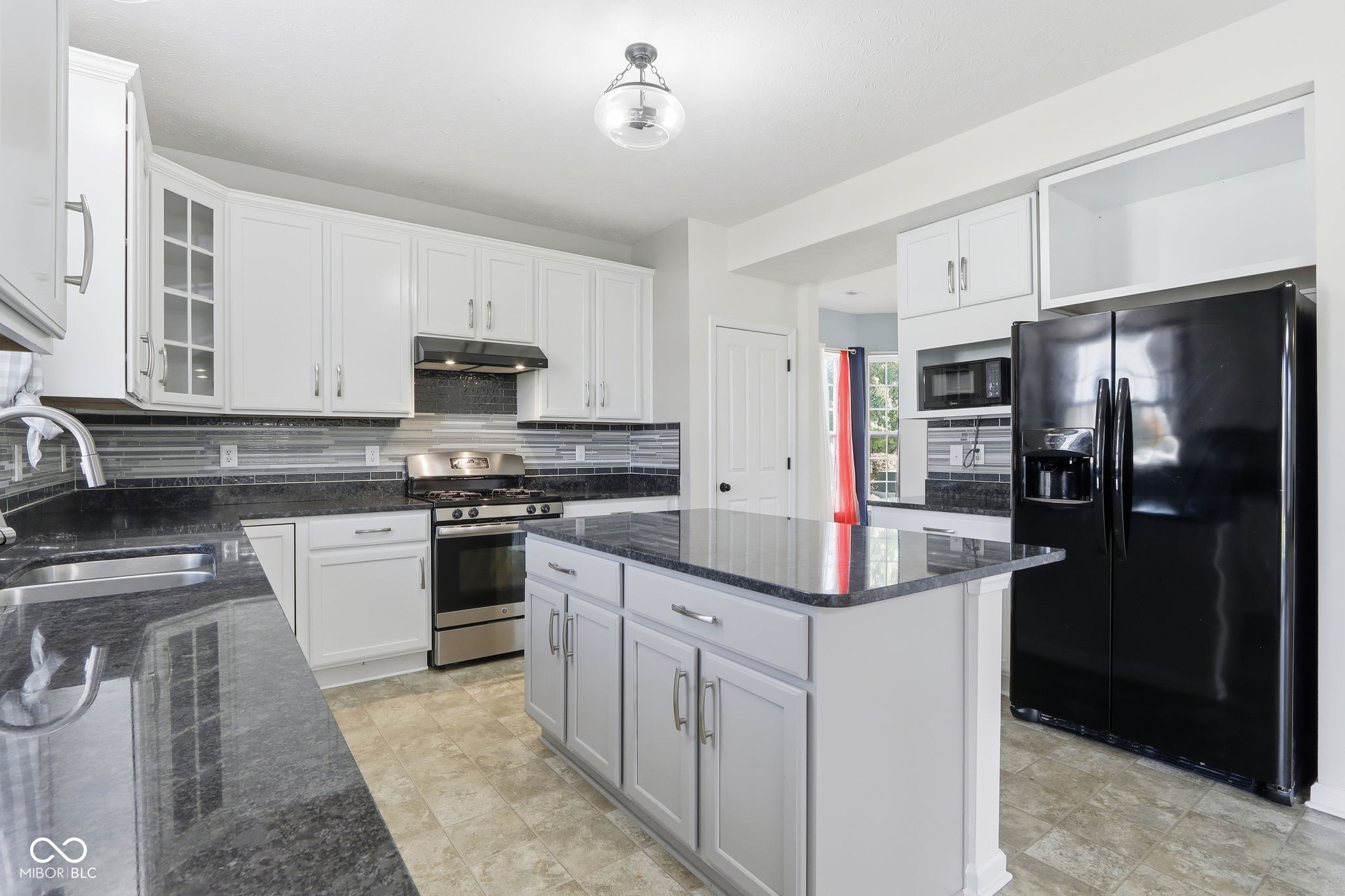 8178 Kilborn Way Avon, IN 46123 - Photo 19 of 66